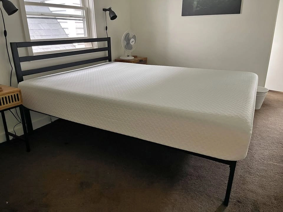 10" Medium Cooling Gel Memory Foam Queen Mattress