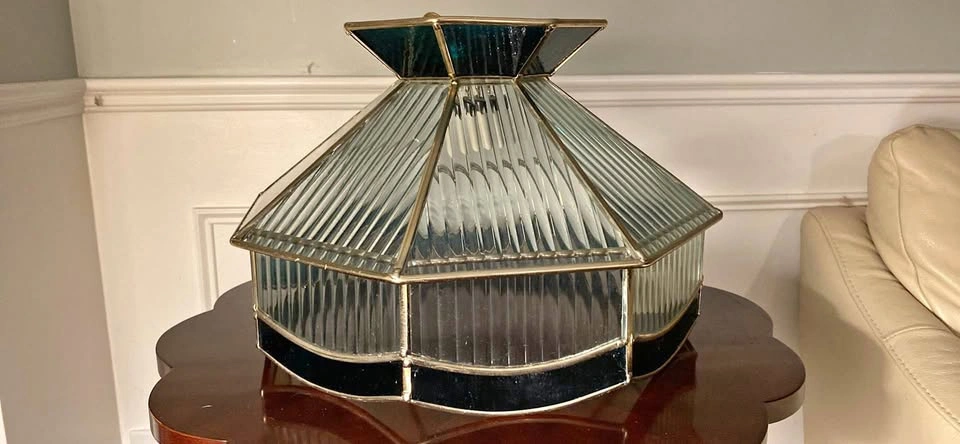 Vintage 1970s–1980s Tiffany-style octagonal pendant light