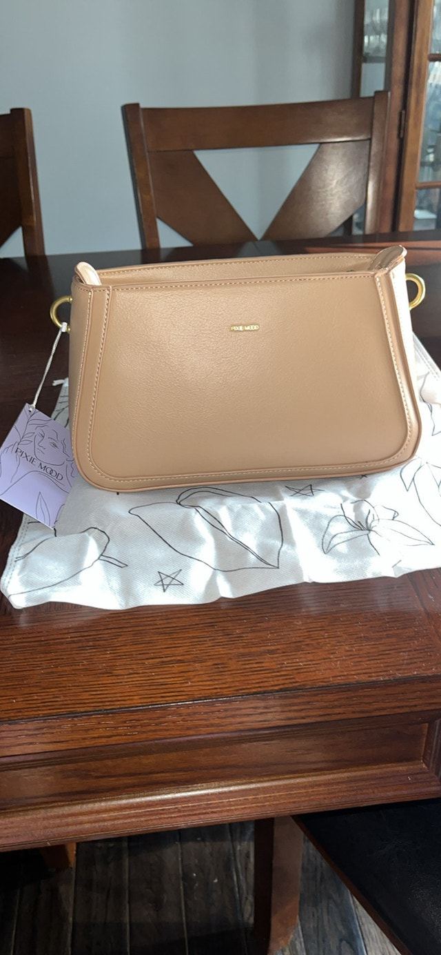 Brand new never used purse. Tags still on it. - photo 2