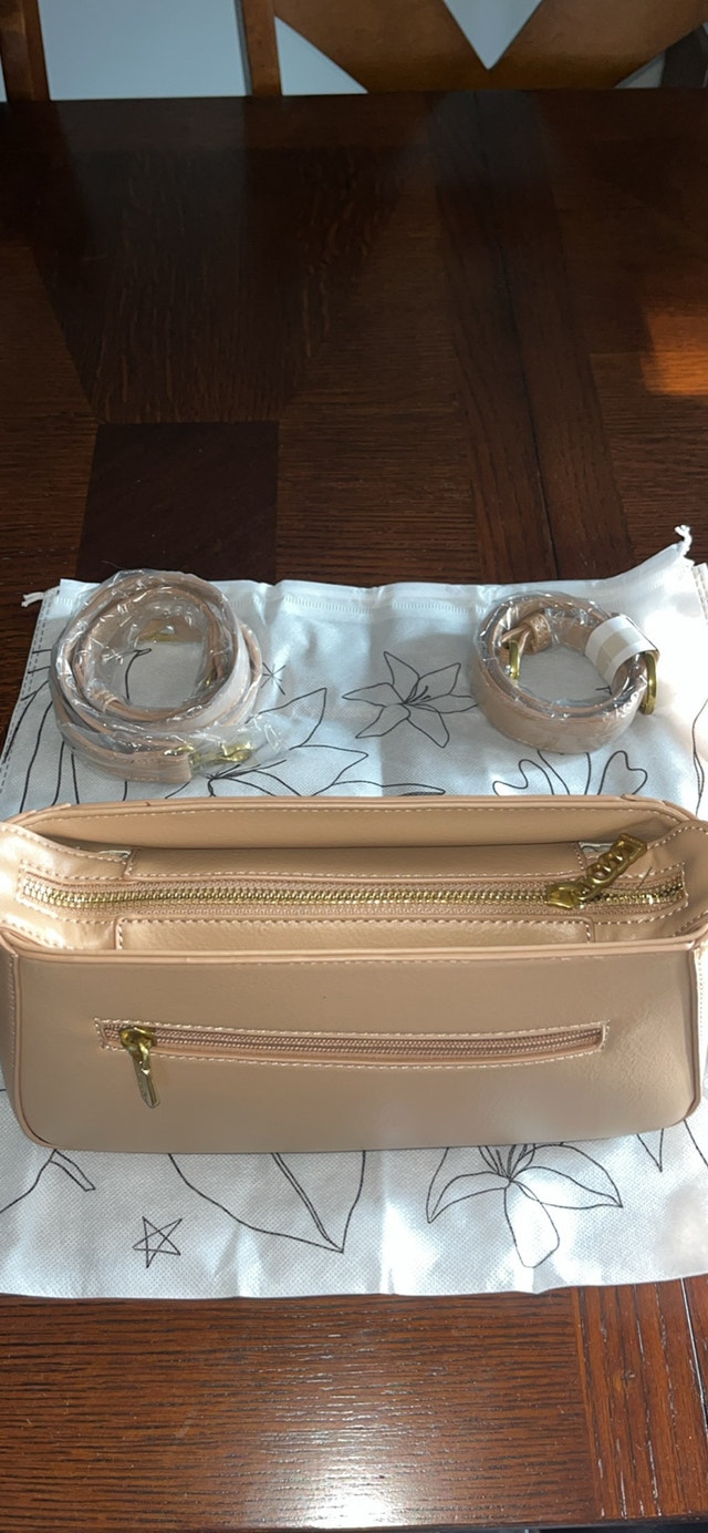 Brand new never used purse. Tags still on it. - photo 3