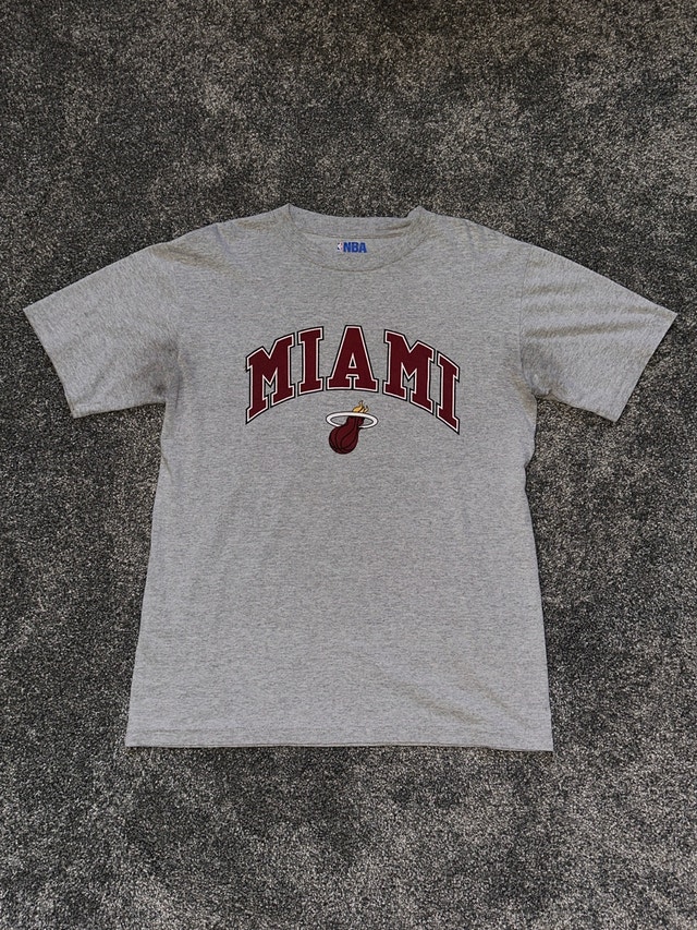 LeBron James #6 Miami Heat T-Shirt Size M