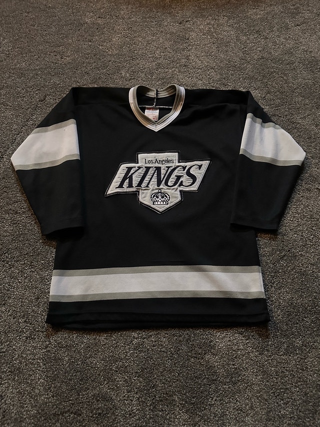 Vintage Los Angeles Kings Black Jersey Size S to M - photo 2
