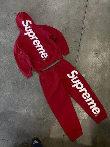 Supreme Satin appliqué in red - photo 2