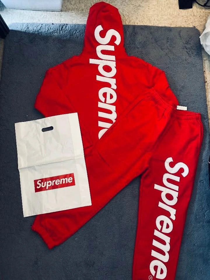 Supreme Satin appliqué in red - photo 3