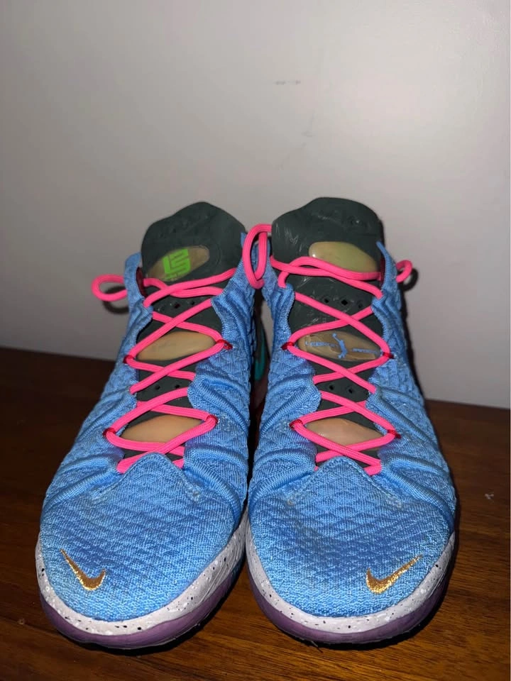 Nike LeBron 18 - photo 2