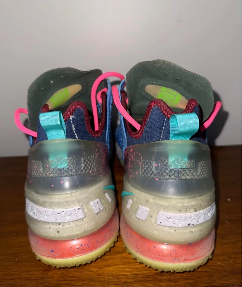 Nike LeBron 18 - photo 3