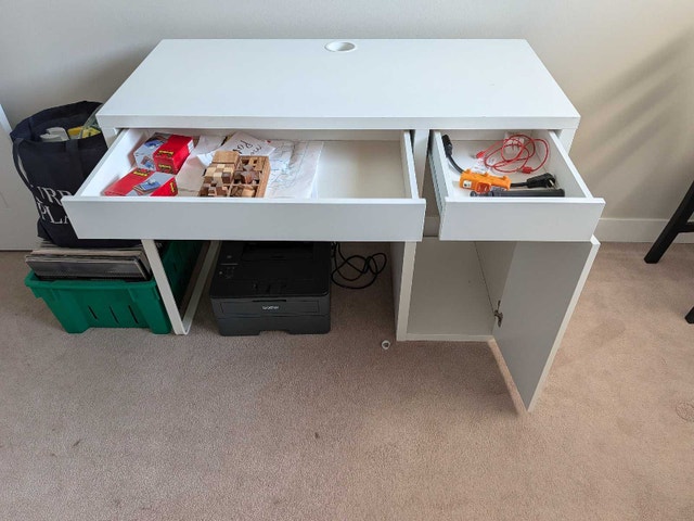 IKEA Micke Desk - photo 2