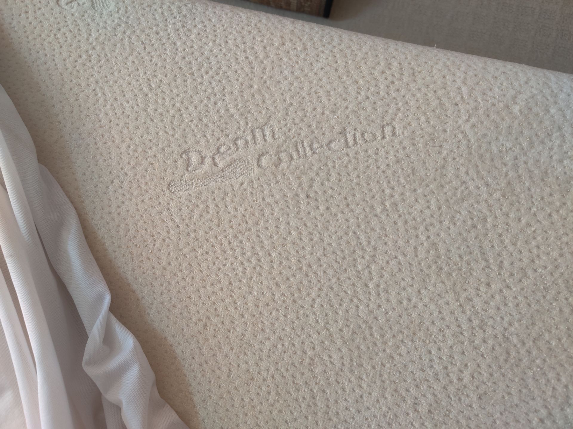 Queen Size Sealy Posturepedic Bed Set with Matching Bedding - photo 4