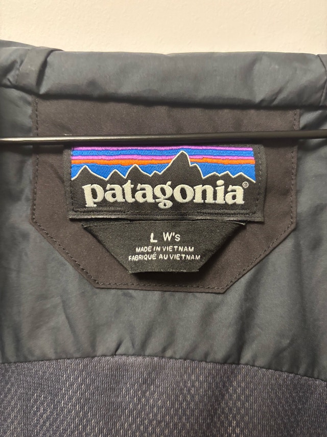 Patagonia Women’s Powder Town Jacket – Black – Size L - photo 2
