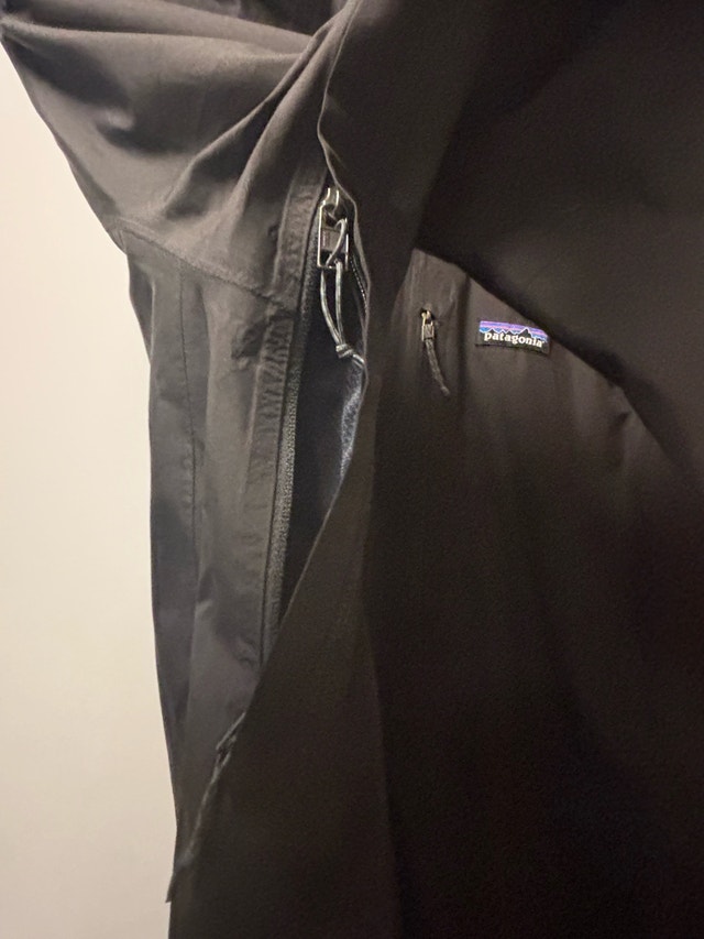 Patagonia Women’s Powder Town Jacket – Black – Size L - photo 3