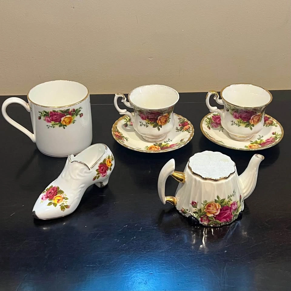 Royal Albert Old Country Roses Mug, Teacup, Saucer, and Shoe - photo 2