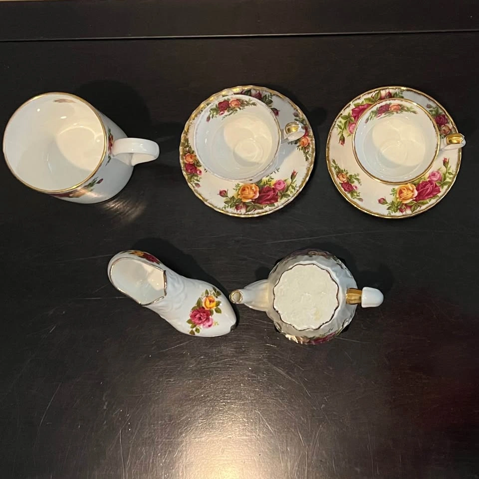 Royal Albert Old Country Roses Mug, Teacup, Saucer, and Shoe - photo 3