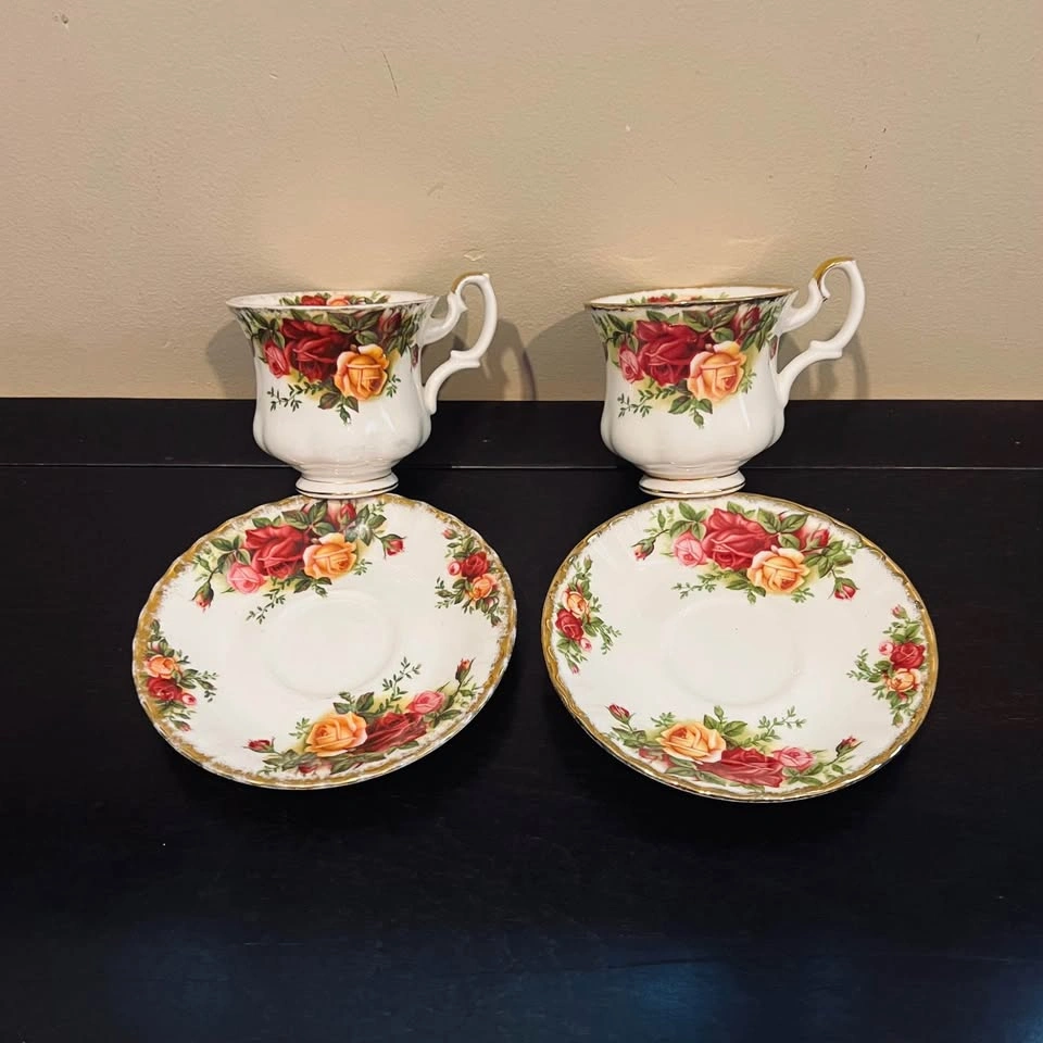 Royal Albert Old Country Roses Mug, Teacup, Saucer, and Shoe - photo 5