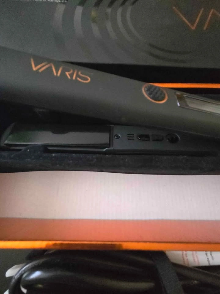 Straightening Iron (In box - Never used) - photo 2