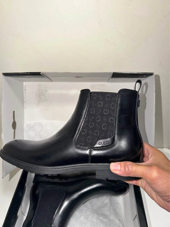 New Guess Men Chelsea Boots. Size 10.5 US. Firm price.