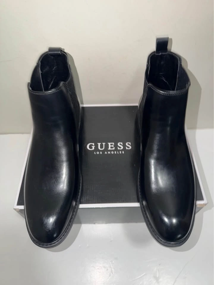 New Guess Men Chelsea Boots. Size 10.5 US. Firm price. - photo 3