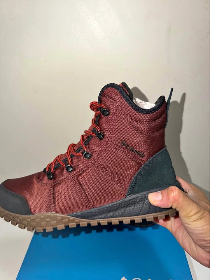 New Columbia Men Winter Boots. Sizes 9-12 US. Firm Price
