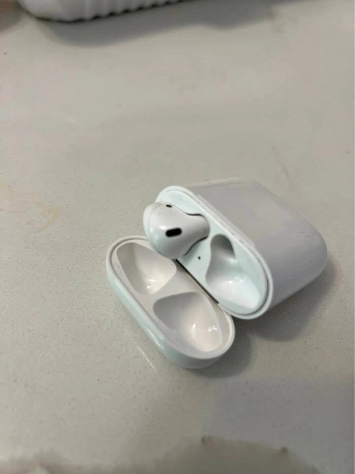AirPods 2nd generation RIGHT only