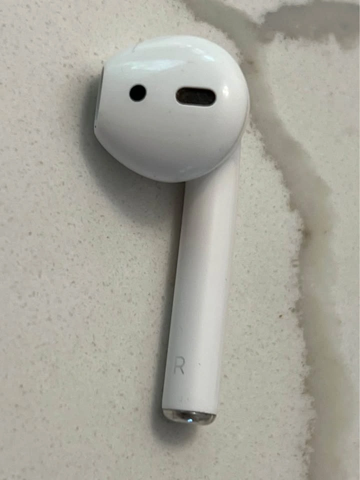 AirPods 2nd generation RIGHT only - photo 3