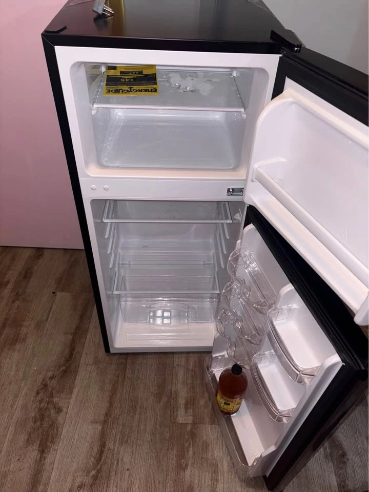 Insignia 4.5 Cu mini fridge ENERGY STAR - photo 2