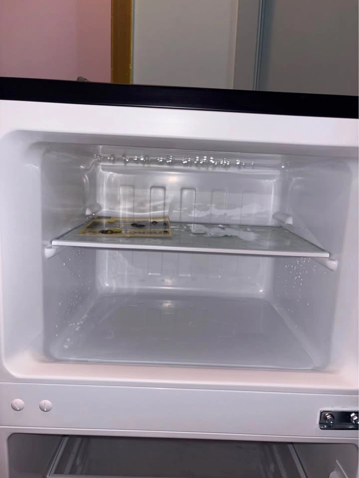 Insignia 4.5 Cu mini fridge ENERGY STAR - photo 4