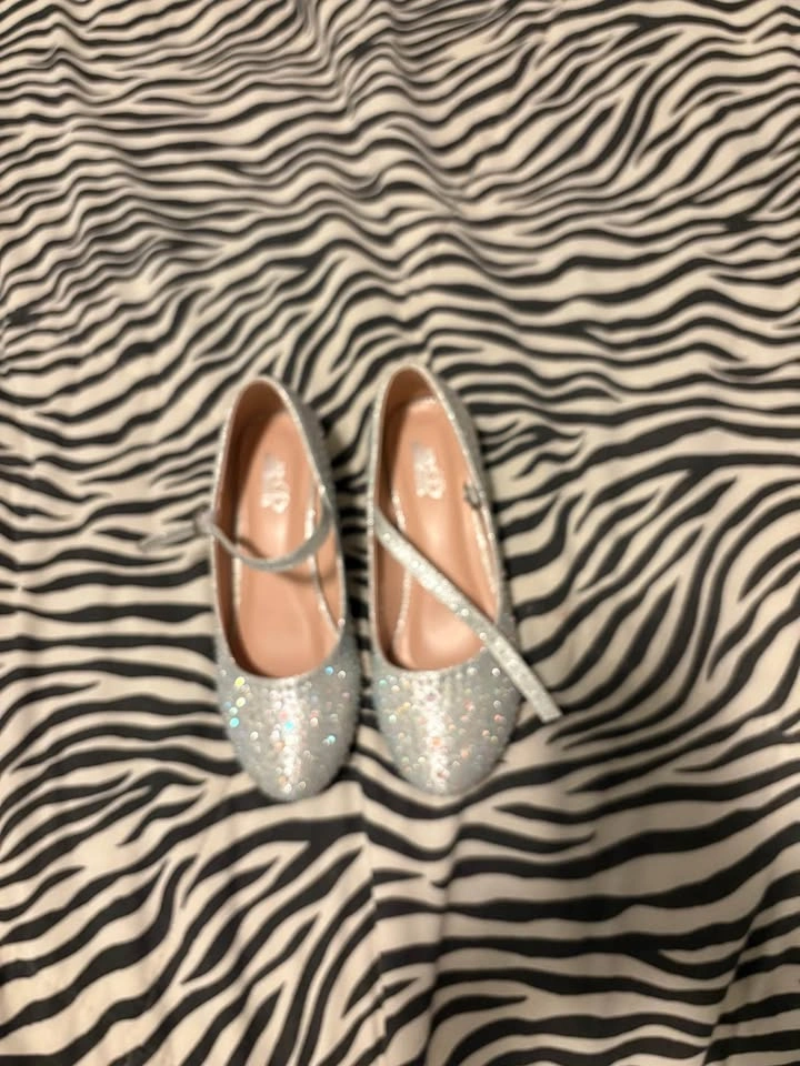 Girls party shoes Size 4 - photo 2