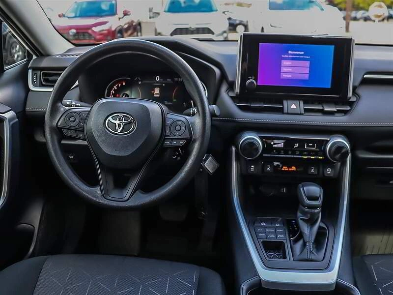 2025 Toyota RAV4 LE - photo 5