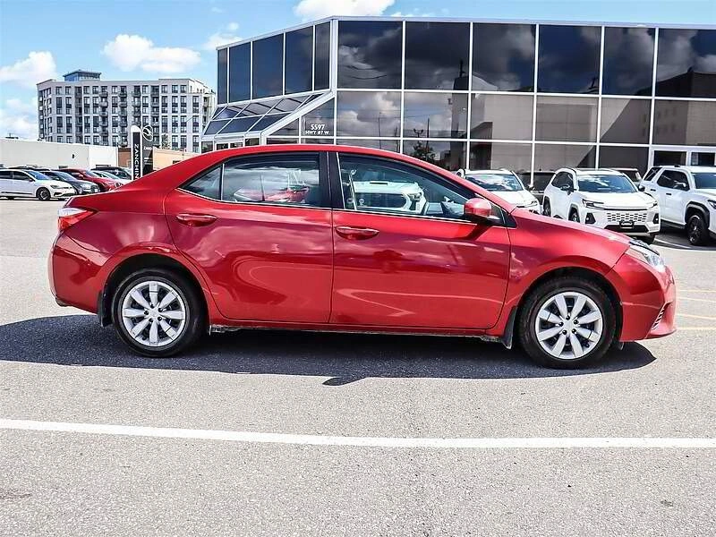 2015 Toyota Corolla LE - photo 2