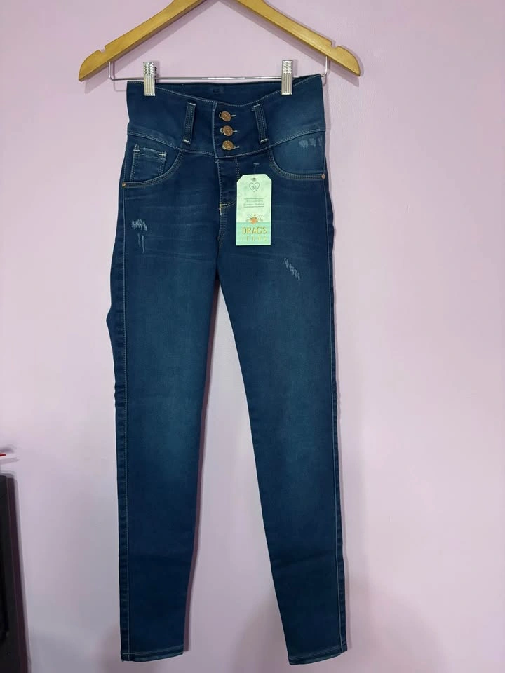 Jeans levantacola size 24in - photo 2