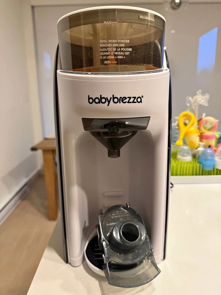 Baby Brezza Formula Pro + Additional Funnel – Great Condition