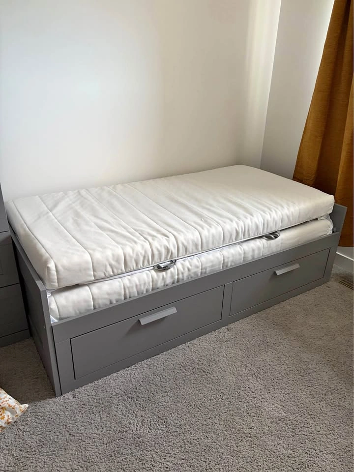 Perfect condition extendable bed