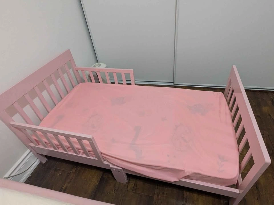 Pink Toddler Bed - photo 3
