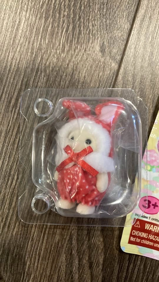 Trading Calico Critters Collectible Bunny Costume Series - Red C - photo 3