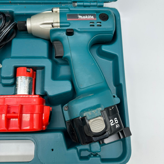 Makita 6914D 12V Cordless Impact Driver Kit - photo 3