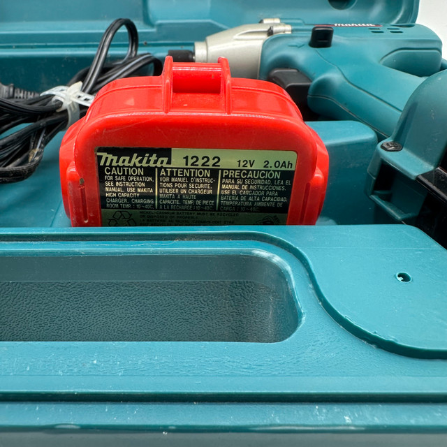 Makita 6914D 12V Cordless Impact Driver Kit - photo 5