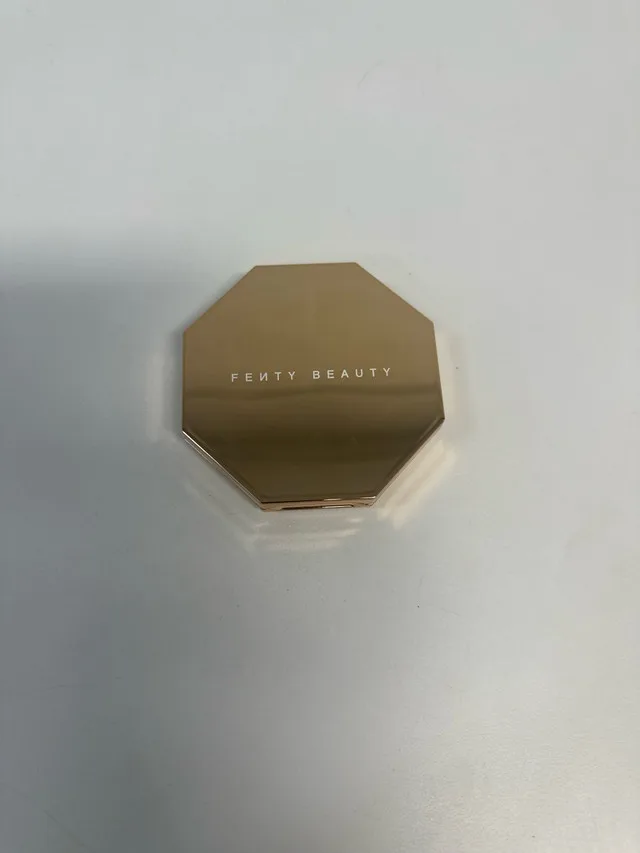 Fenty Beauty Sun Stalk’r Bronzer – Almost New thumbnail