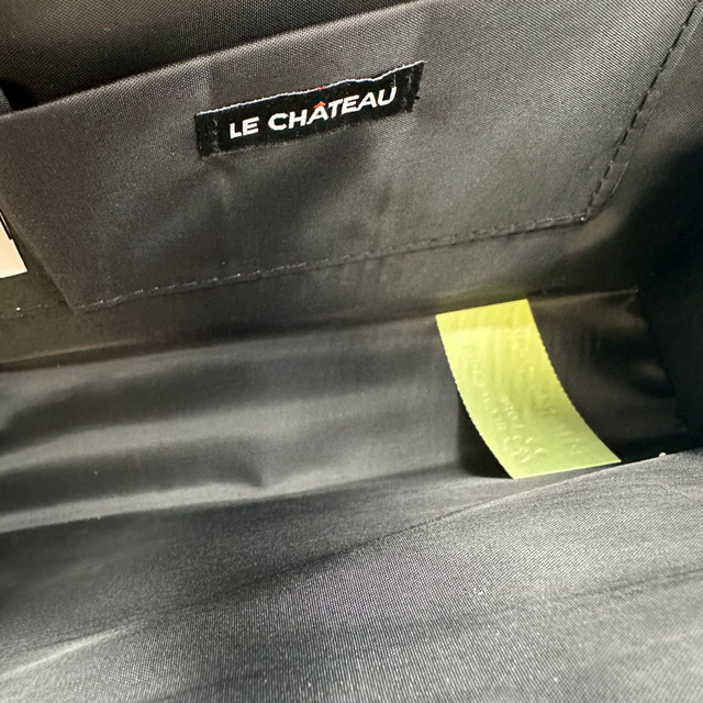 Elegant Black Le Château Clutch – New Without Tag - photo 4