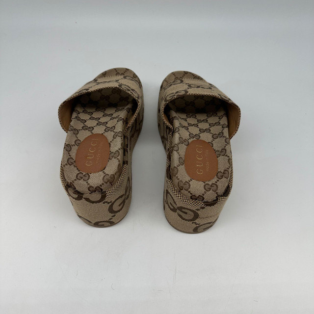 Gucci Monogram Jumbo GG Angelina Wedge Sandals 39 - photo 3