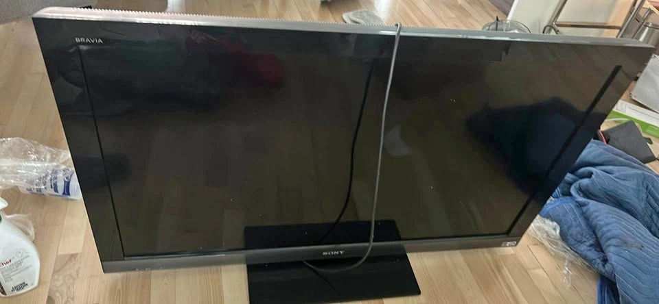 Sony Bravia KDL-46EX400 46" LCD TV