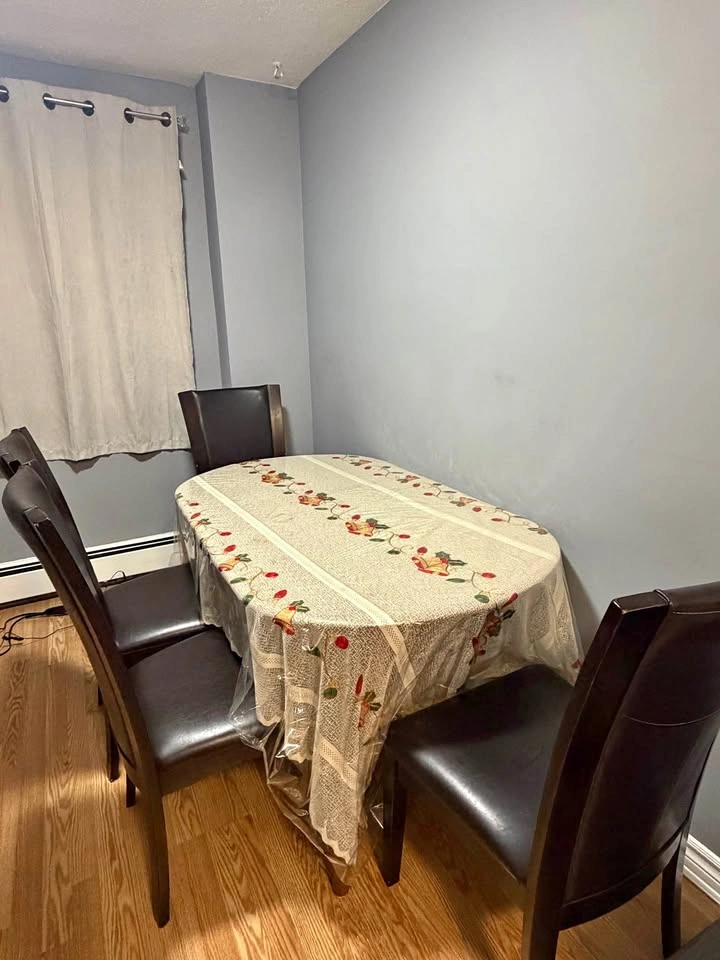 Dining Table Set with 4 Chairs – Moving Sale