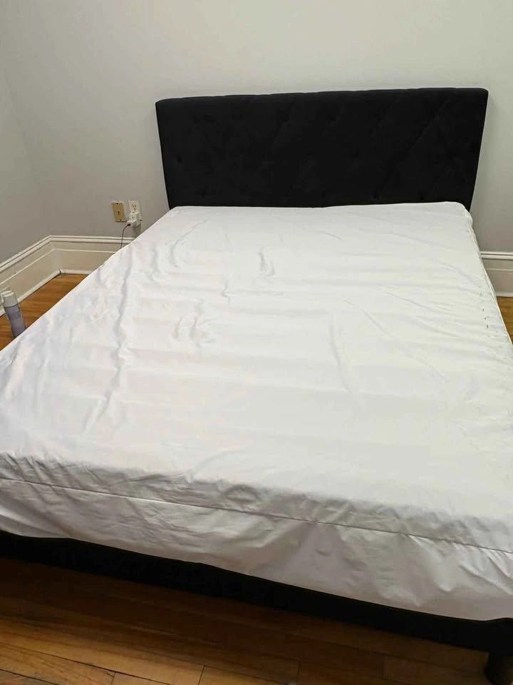 IKEA VESTERÖY Queen Mattress