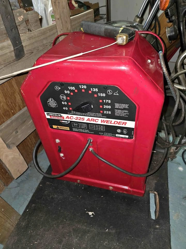 Lincoln Electric AC-225 Arc Welder
