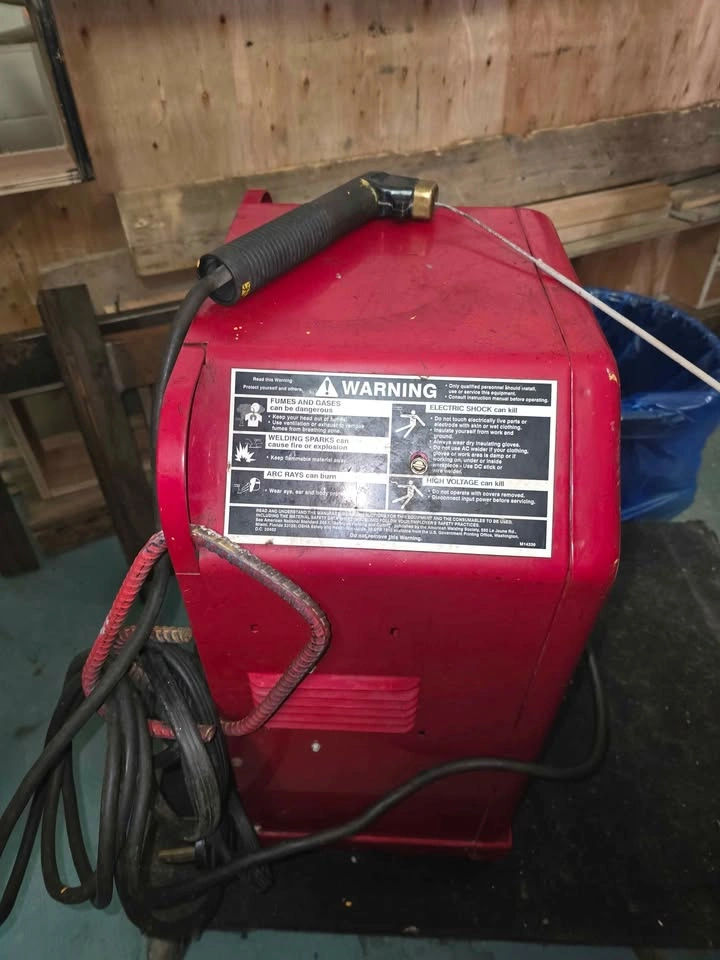 Lincoln Electric AC-225 Arc Welder - photo 3
