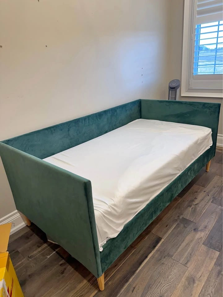 Green Daybed with Twin Mattress