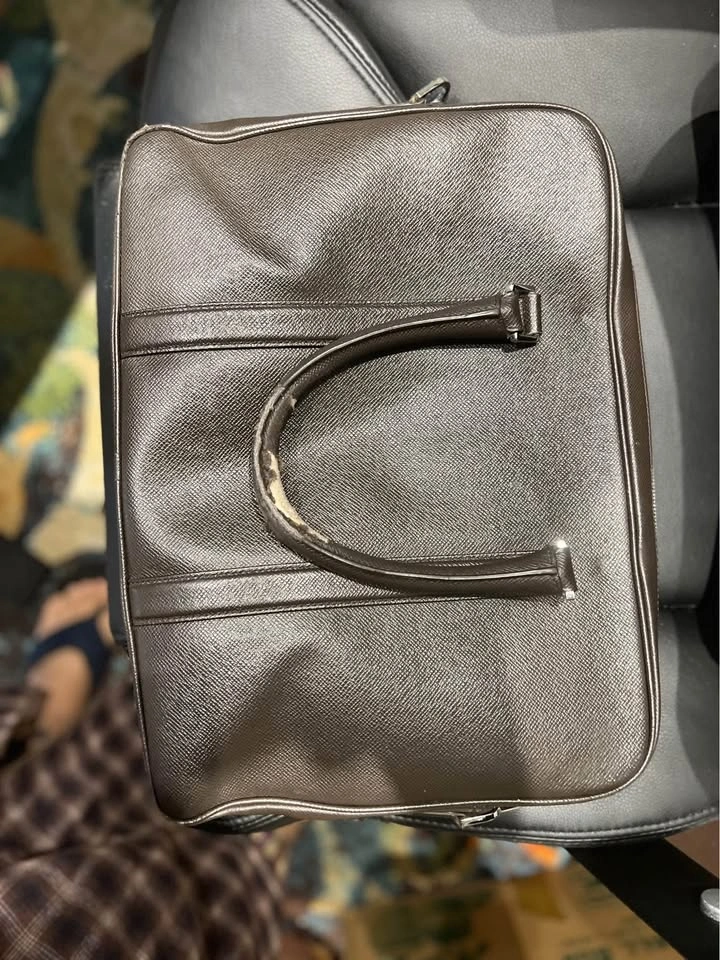 Hugo Boss Leather Bag - photo 2