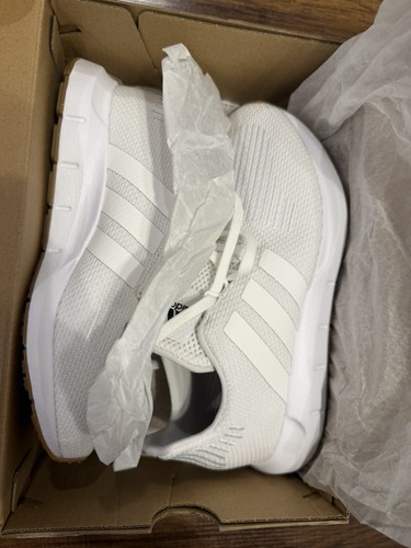 Size 4.5 Youth - Adidas Swift Run White Gum - photo 2