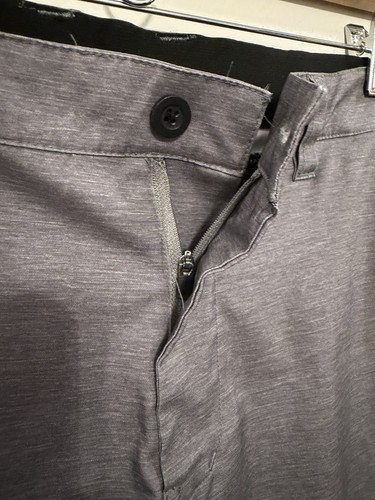 Polyester-spandex men's performance shorts, size 30 - photo 3