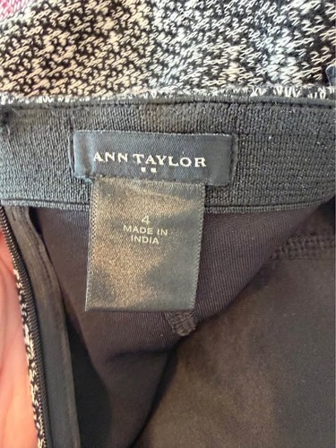 Women’s Tweed pencil skirt, Ann Taylor -size 4 -Elastic Waist - photo 2