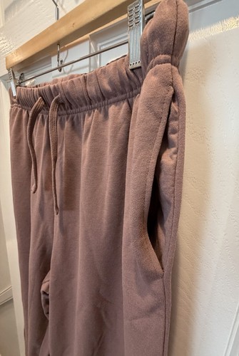 NEW Women's H&M Mauve Wide Leg Sweatpants, MEDIUM - photo 4