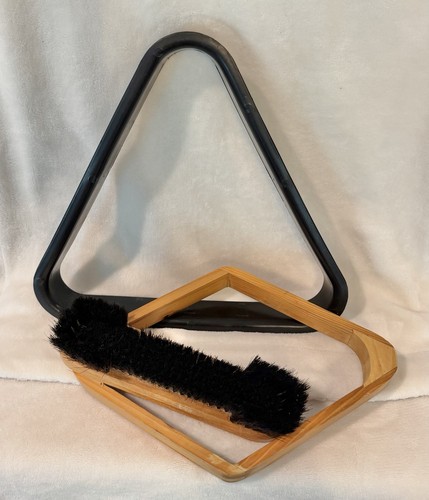 Set Of Pool Table Accessories Black Plastic Triangle & Brush - photo 2